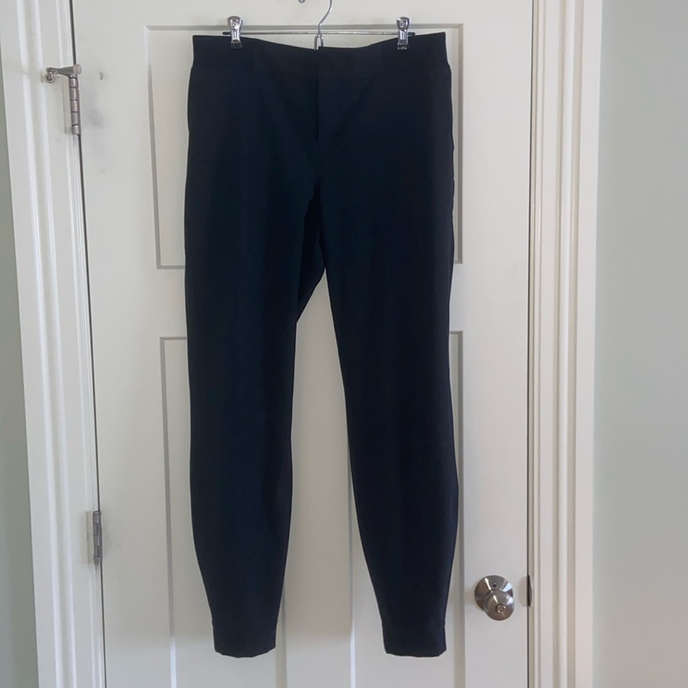 Athleta Woman’s Trousers - Excellent pre-owned.